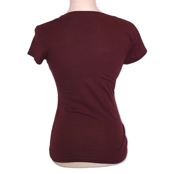 WOUND UP Tee Shirt Women’s Size Small (3-5) Burgundy Short Sleeve Crewneck - Picture 2 of 6